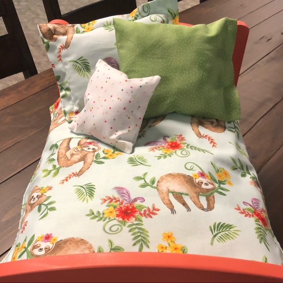 Custom bedding set for your 18” Dolls - Picture 2 of 3